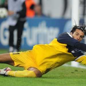 开云体育在线登入-巴黎圣日耳曼强势逆转里尔，梅西补时任意球绝杀，巴黎圣日耳曼首发梅西