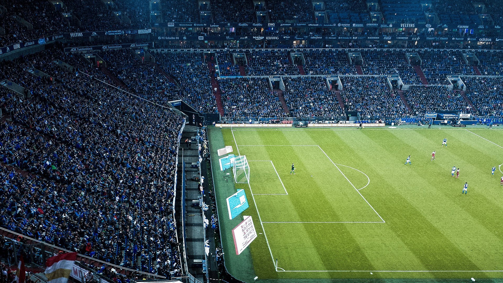 法甲精彩纷呈,比分2-1,比赛中精彩远射,控球时间55%,传球成功率82%